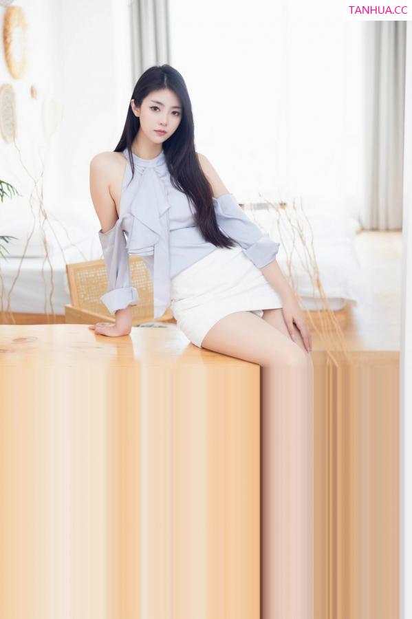 可乐Vicky  [XiuRen]高清写真图 2023.11.09 No.7635 可乐Vicky 丝袜美腿第36张图片